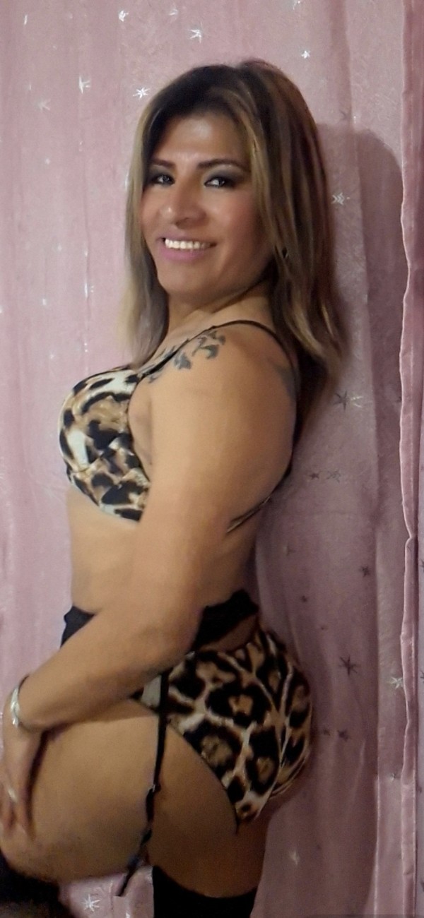 Jennifer fiestera y cañera