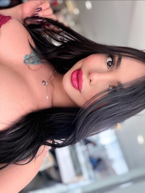 Chica tras muy caliente