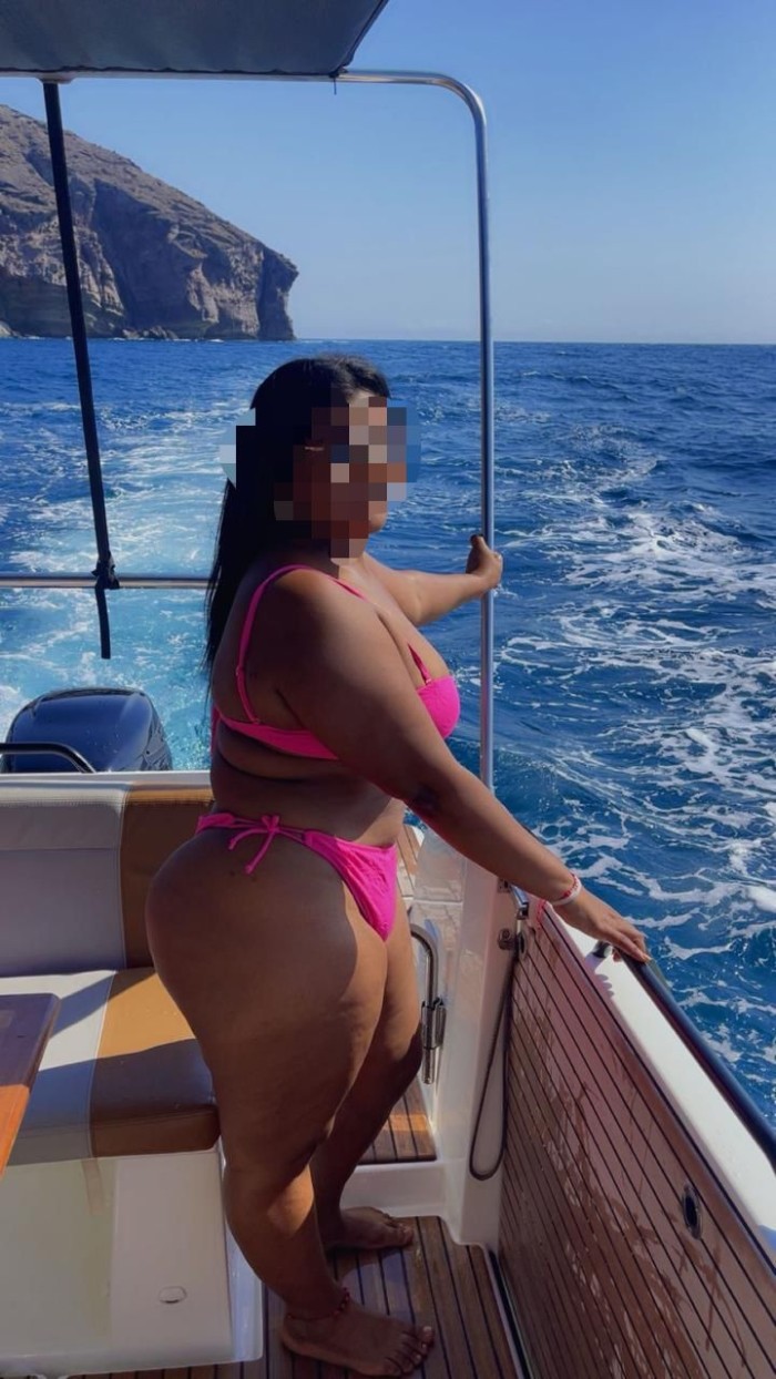 HERMOSA MULATA COLOMBIANA 30 AÑOS RECIEN LLEGADA