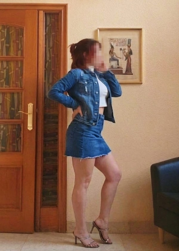MASAJISTA PROFESIONAL 30 AÑOS! NOVEDAD !CARA PRECIOSA ERO MUY ZORRA 24 H