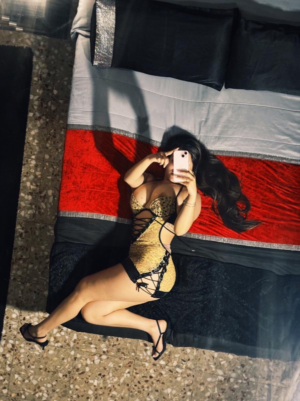 CHUPONA MUY CAÑERA SIEMPRE CON GANAS DE JUGAR Y FOLLAR