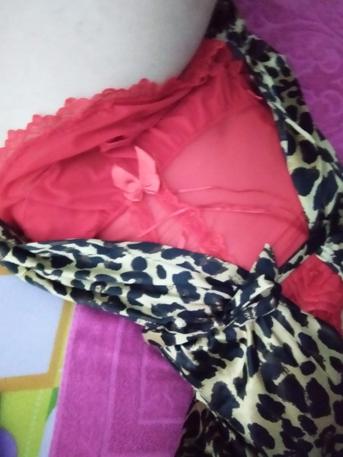 Madurita latina cariñosa discreta