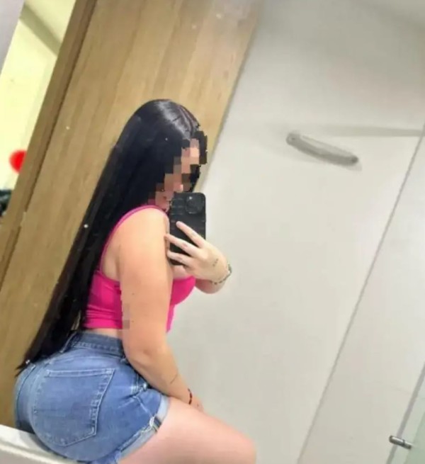 Nueva en tu ciudad una chica tetona fiestera