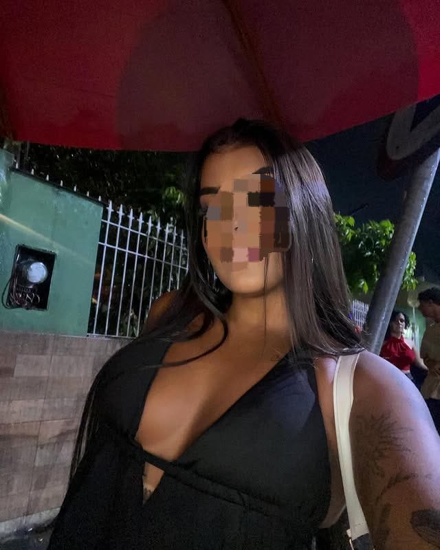 Joven, Atrevida y Muy Adictiva