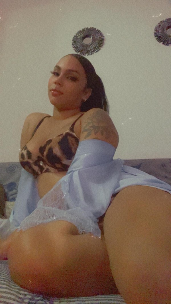 Primera vez en manrensa jovencita preciosa