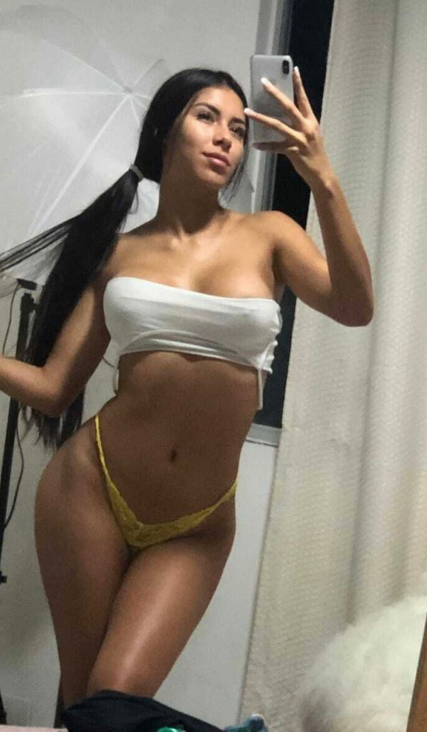 Jovencita 30TETONA TE SACARE TODA LA LECHE TRATO DE NOVIOS MUY COMPLACIENTE