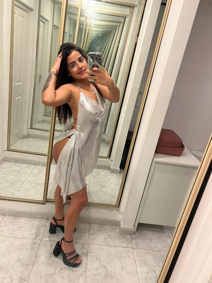 COLOMBIANA DE LUJO EXPLOSIVA Y JUGUETONA