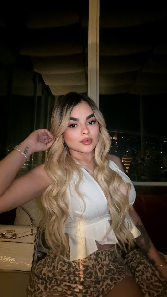 Novedad hermosa mujer latina de alto impacto, REAL
