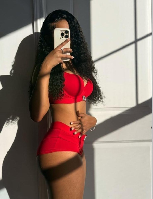 Juguetona fiestera y atrevida 631477830