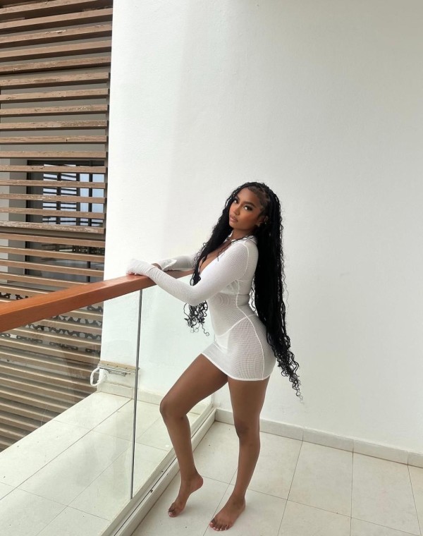 Juguetona fiestera y atrevida 631477830