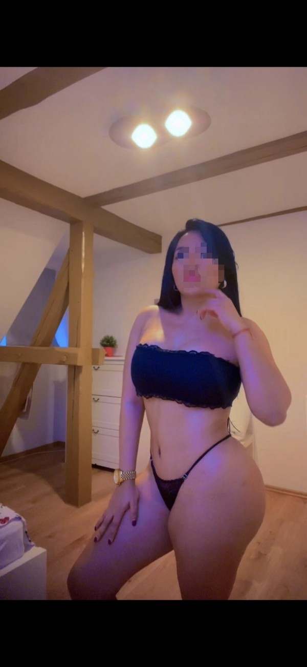 Colombiana cachonda  con ganas de marcha  fiestera disponible 24hrs salidas