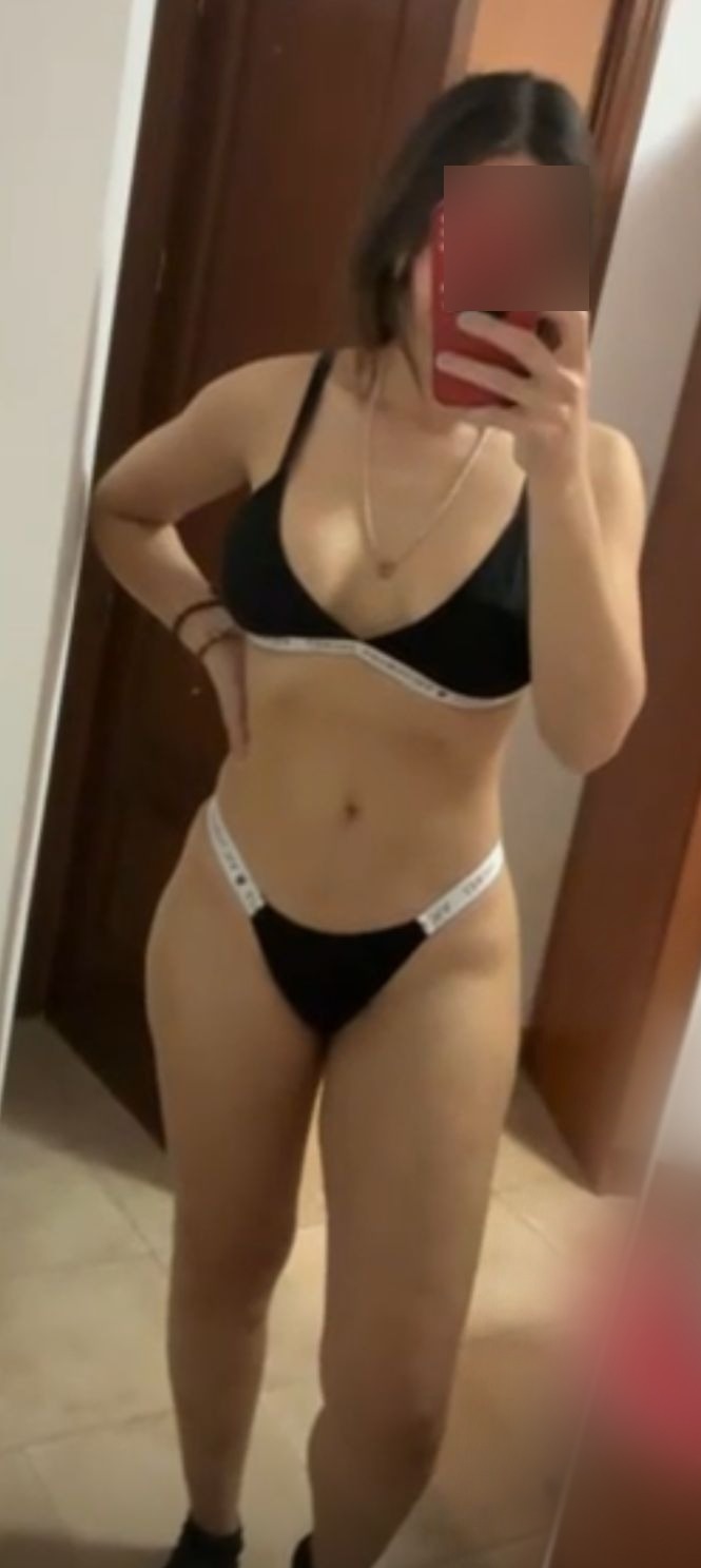 MUY CACHONDA Y FIESTERA CON PACKS DE HORAS