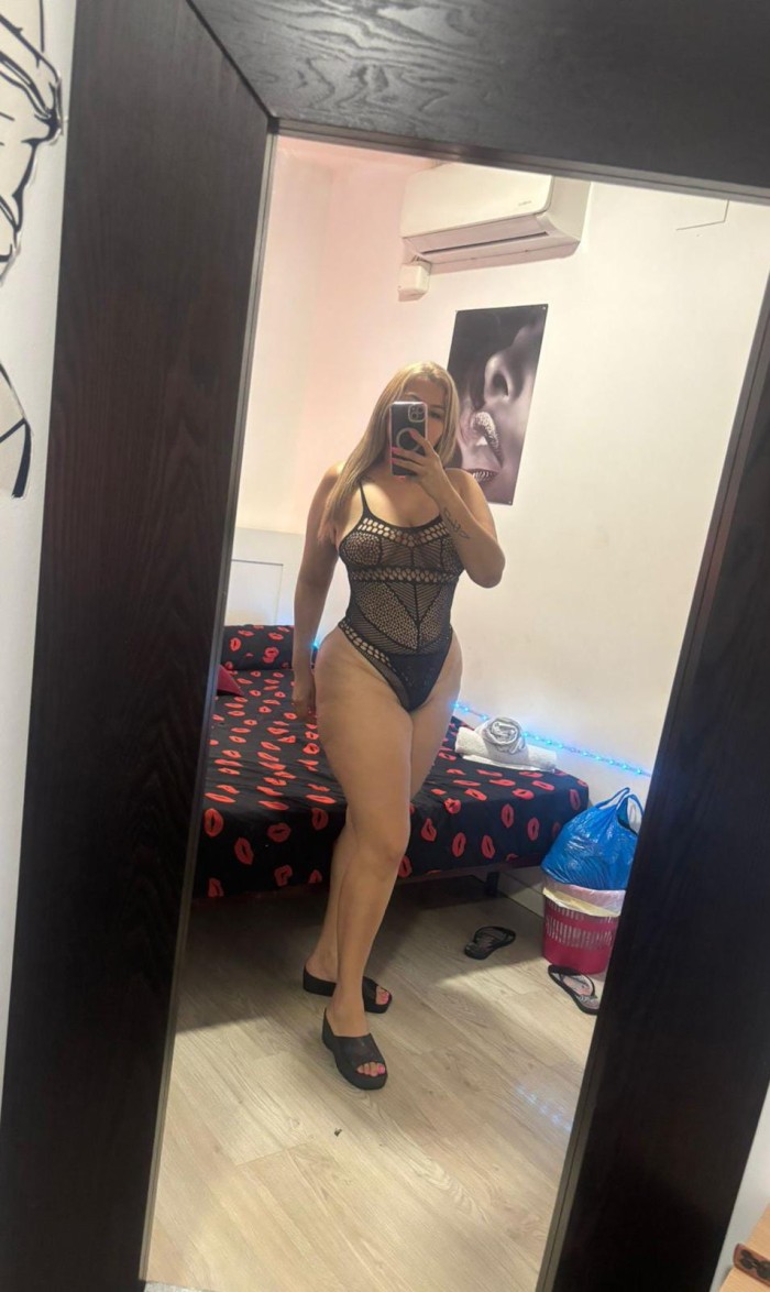 Cariñosa morbosa fiestera diavlona complacente