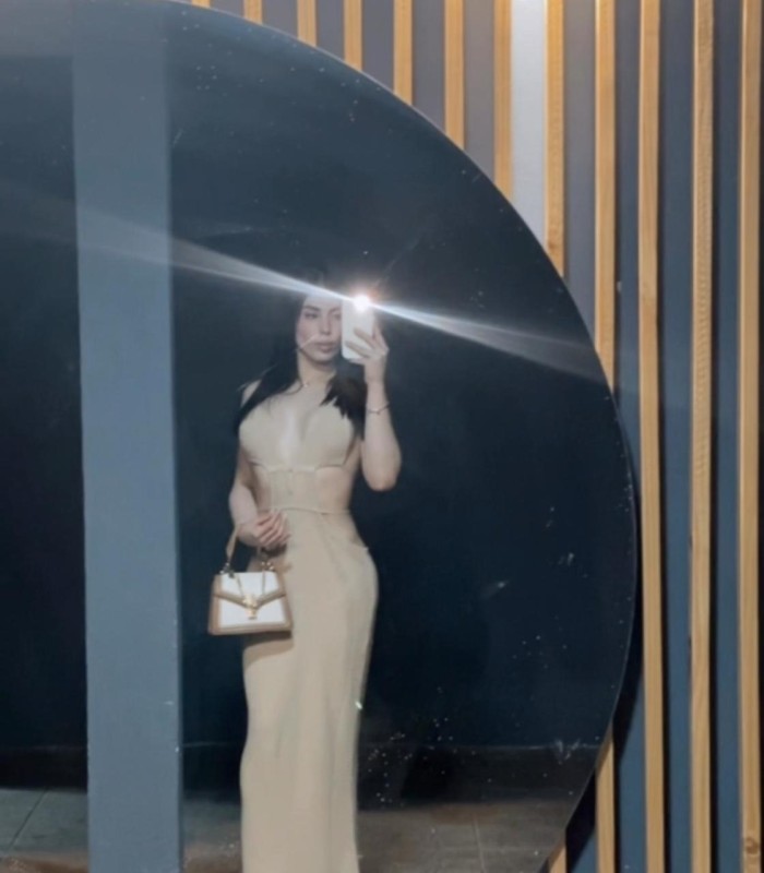 Chica trans, muy femenina cachonda y fiestera