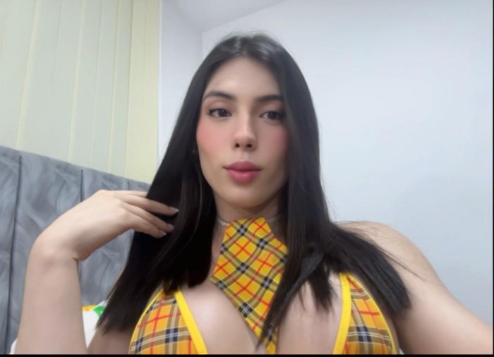 Chica trans, muy femenina cachonda y fiestera