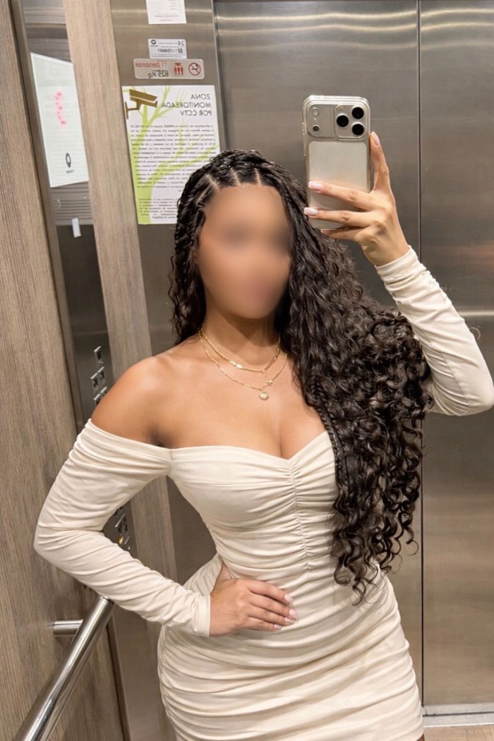 Latina sexy con muchas ganas de dar placer.