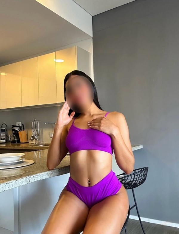 NUEVA EN LA CIUDAD!! Joven con un cuerpo de escándalo