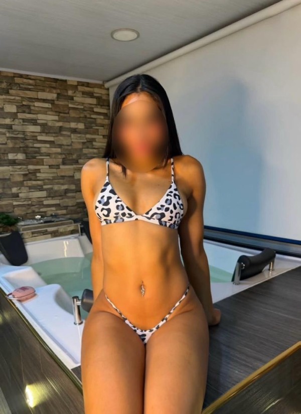 NUEVA EN LA CIUDAD!! Joven con un cuerpo de escándalo