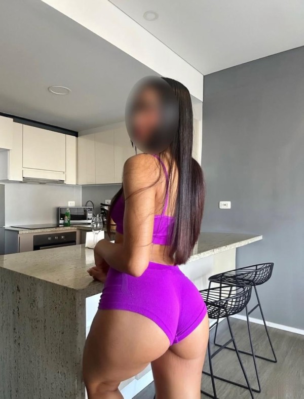 NUEVA EN LA CIUDAD!! Joven con un cuerpo de escándalo