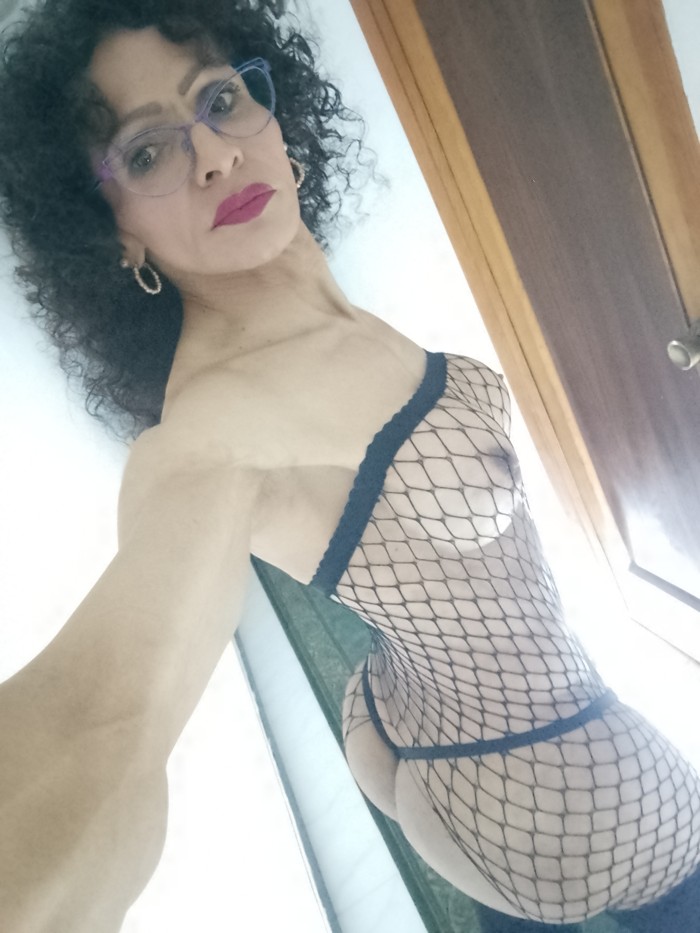 Catalina vendo contenido hago videollamadas