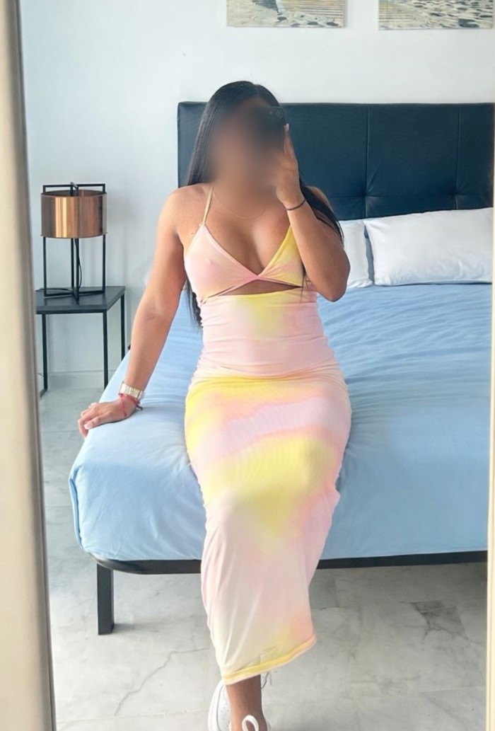 MORENA DIVINA FIESTERA Y MORBOSA 24 HORAS