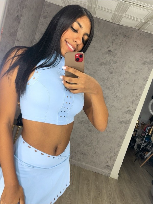 Pelinegra ideal para tus caprichos y fantasias salidas 24 h