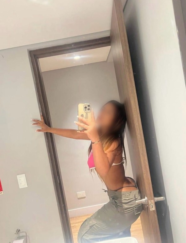 Any  fiestera cachondisima morbosa y atrevida