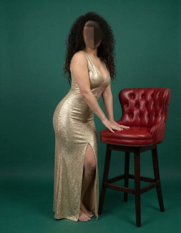 SENSUAL Y MUY ENROLLADA