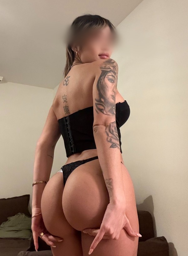 MODELO REAL DIVINA CULITO RESPINGON Y BOQUITA RICA