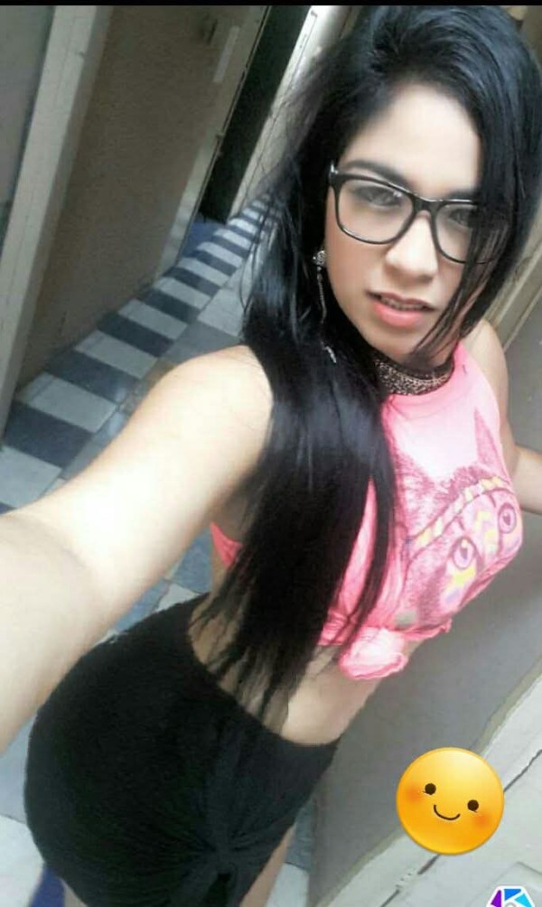 Latina cariñosa muy cachonda