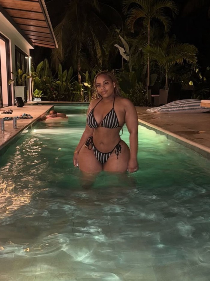 LA MORENA QUE TE TIENE QUE PROBAR AL MENOS UNA VEZ