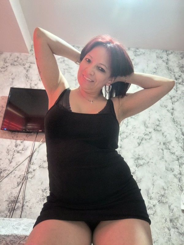 Chica educada con tema de conversación Ponferrada