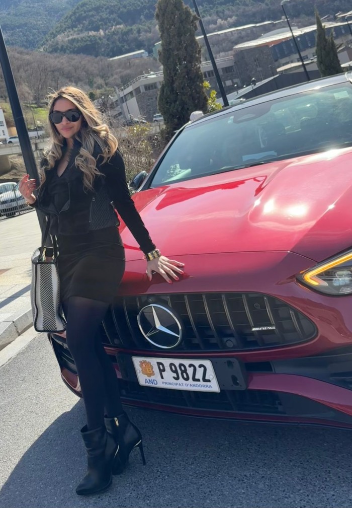 CON LA CURIOSIDAD A TOPE. . . LLAMAME!!! EN IBIZA