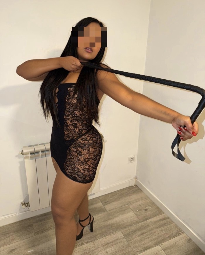 Colombiana ardiente muy picara en la cama