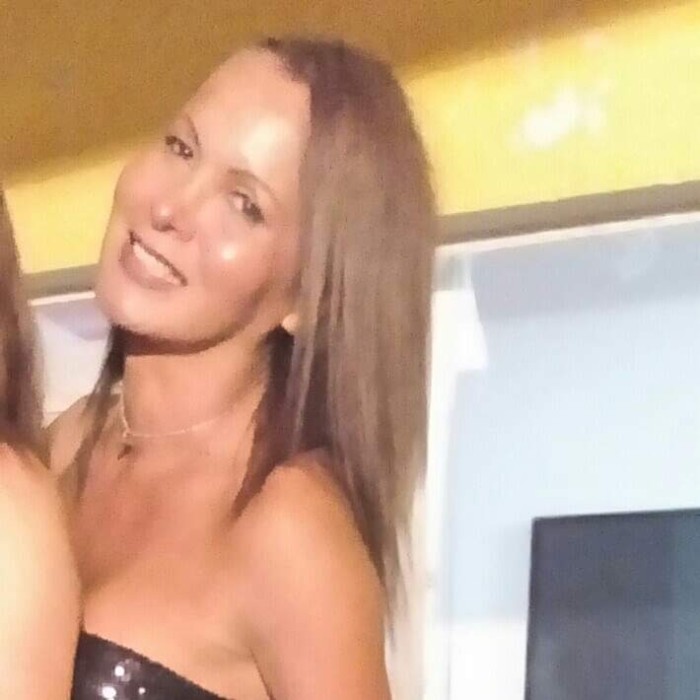 Madurita latina caliente