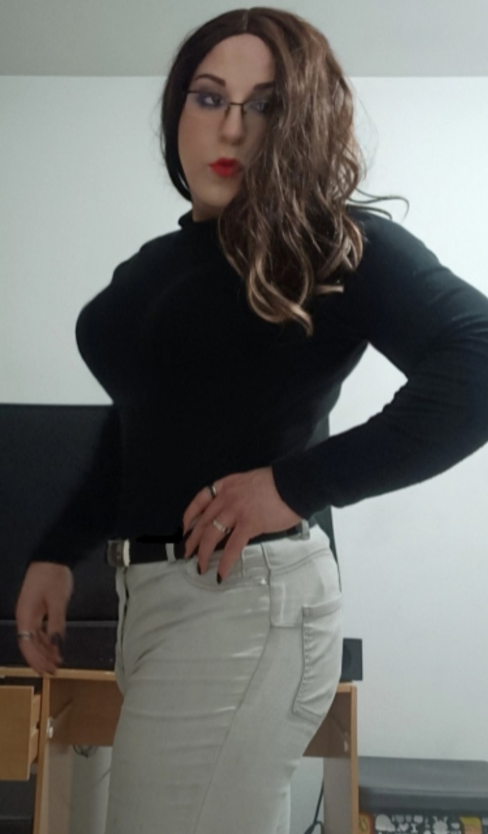 DOMINATRIX AMA LEFERA CROSSDRESS A DOMICILIO BOIRO