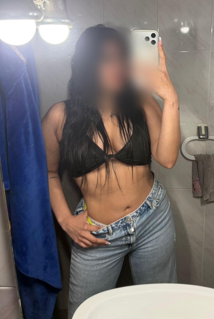 PERVERTIDA Y MUY ENCANTADORA 24H TORRE DEL MAR