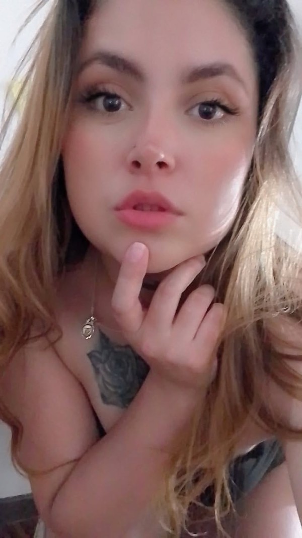 SOY LA RUBIA MAS TOP DE VALENCIA ,ME DESPLAZO