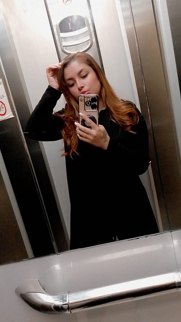 SOY LA RUBIA MAS TOP DE VALENCIA ,ME DESPLAZO
