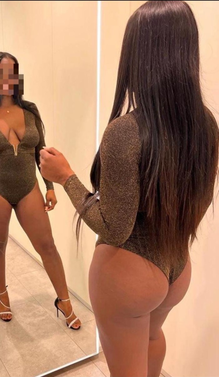 632539688 Coral toda una bomba de deleite  y deseo