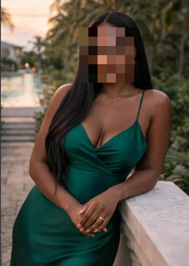 632539688 Coral toda una bomba de deleite  y deseo