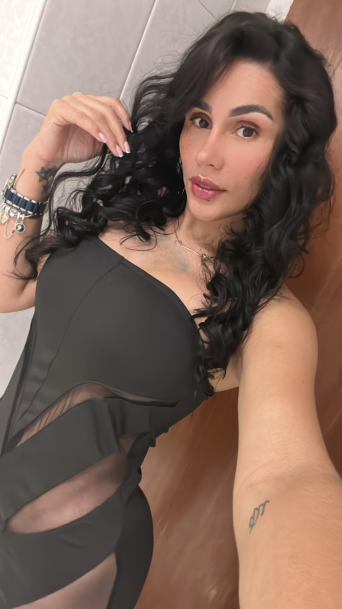 DANIELA LATINA MUY SENSUAL