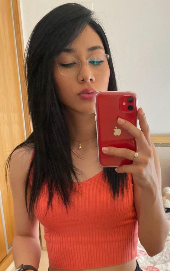 Escort de lujo preciosa jovencita en Torrevieja