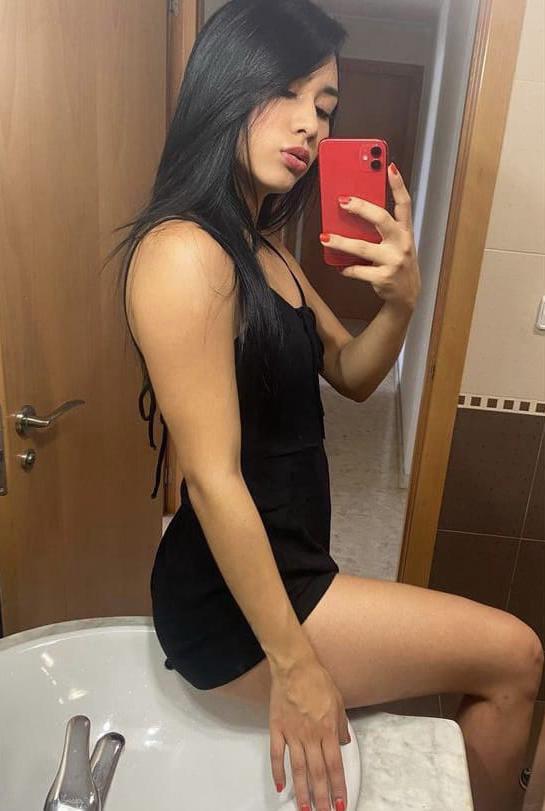Escort de lujo preciosa jovencita en Torrevieja