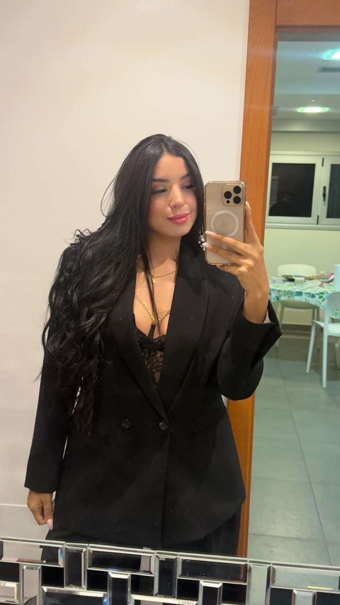 ESCORT LATINA CACHONDISIMA EN MESA Y LOPEZ