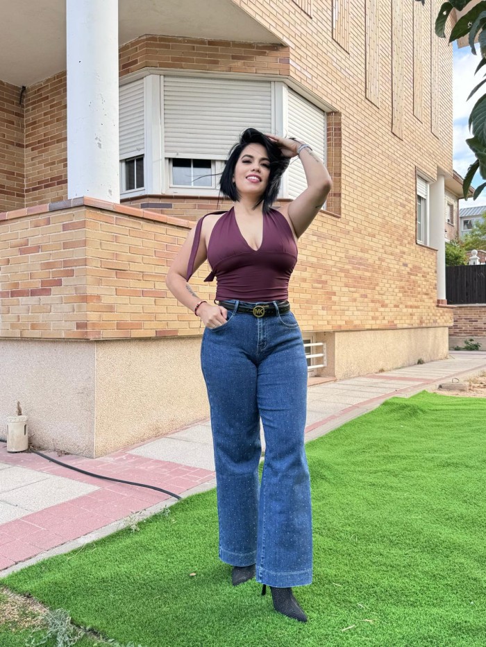 ENCANTO A PRIMERA VISTA  LUJURIOSA EN COLBLANC