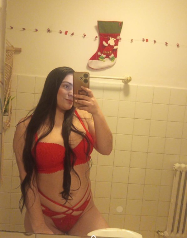 Sofia culona y tetona nueva por Zaragoza.