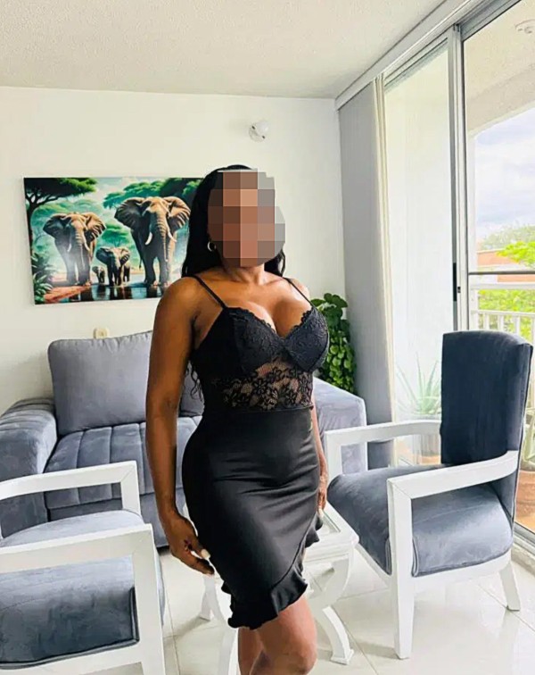 CAMILA..MAMADAS ENSALIVADAS..FOLLADAS DE ESCÁNDALO..MULATA EN JEREZ!!