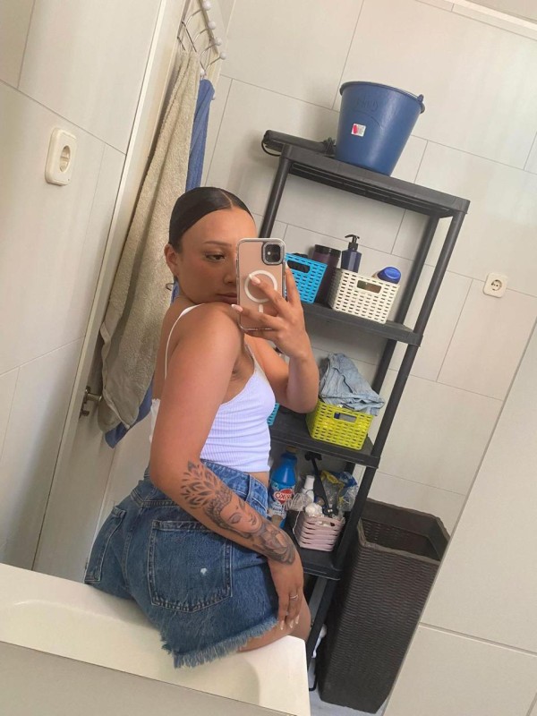 ZARAY   DELICIOSA, TIERNA  Y SUPER CARIÑOSA