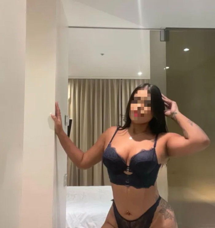 GRACIA MORENA RICA COMPLETA LISTA PARA FIESTA